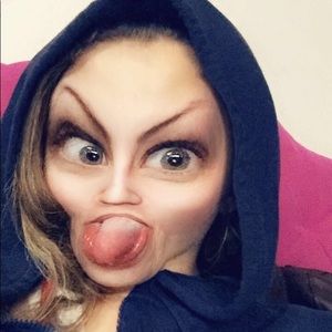 Meet your Posher, Adrianna